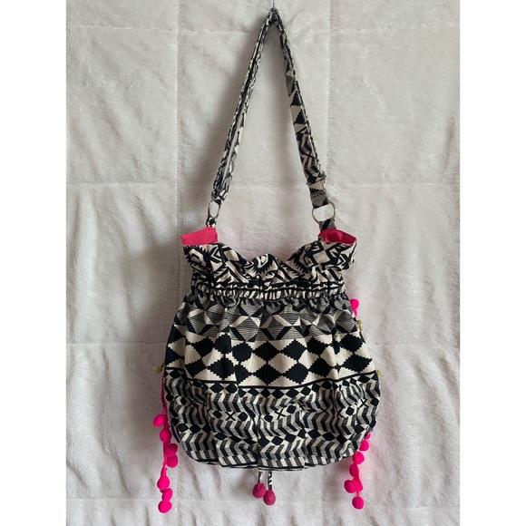 Aztec Patterned Bag - Picture 5 of 6